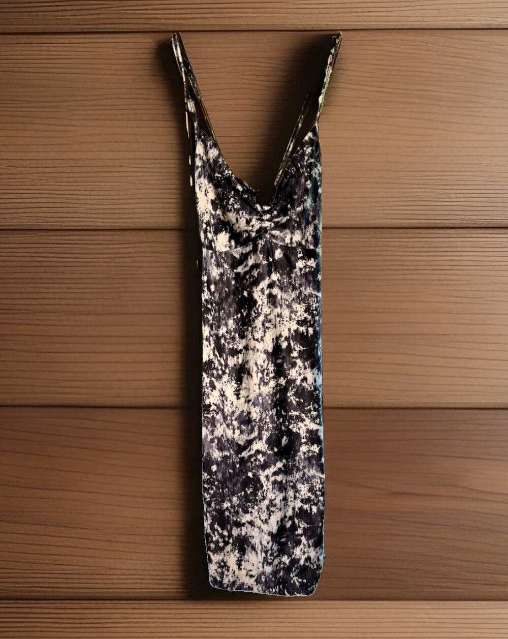 Athleta athletic Women’s Black White Abstract Dress V-Neck Strap with tie back